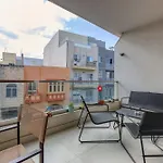 アパート Stunning 3br With 2 Private Terraces In B'kara By 360 Estates ビルキルカラ